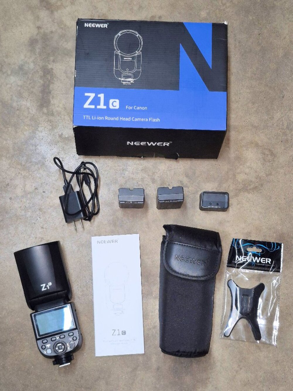 Neewer Z1-C TTL Li-ion Round Head Flash Speedlight CANON with 2 Batteries VGUC